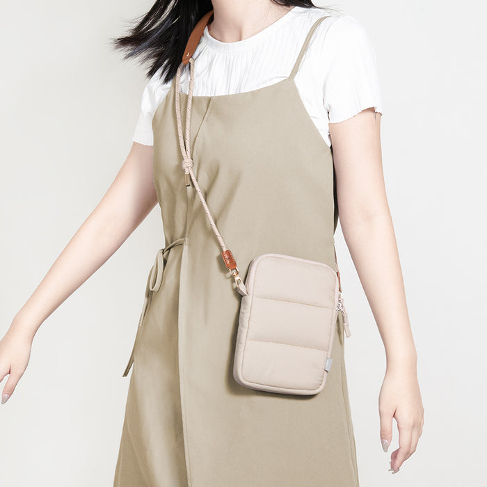 Adjustable Dual-Hook Pressure-Relief Strap
